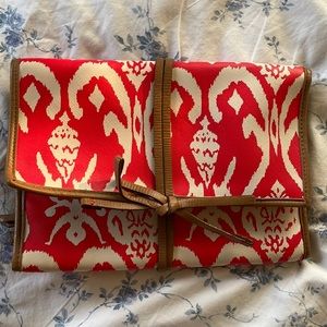 Stella and dot Jewelry organizer great for on the go, travel, holds a lot!